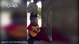 گیتار زندن دختربچه افغانی