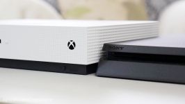 PS4 Slim یا Xbox One S رسانه تصویری وی گذر