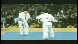 سومین دوره مسابقات جهانی کیوکوشین 1985 NAKAMURA vs DA COSTA آقای ناکامورا تنها کسیه 2 دوره پشت سرهم قهرمان جهان شد