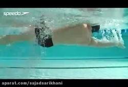 آموزش شنا  تکنیک نحوه پا زدن در شنای کرال پشت