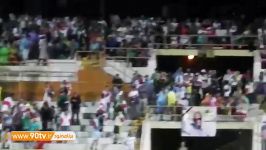 حضور پرشور هواداران ایرانی در ورزشگاه زیر بارش شدید باران
