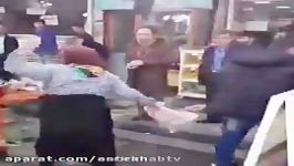 فیلمسیلی خوردن زن دستفروش مامور شهرداری در فومن
