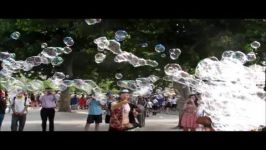  Big Soap Bubbles Show. Seen in London South Bank. Street Art and Street Performer    اصلاح ش