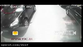 مردی راننده زن را زیر مشت لگد گرفت