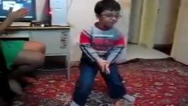 Iranian Kid Dancing  رقص پسربچه ایرانی  رقص دیدنی گًل پسر ایرانی  ١٣٩٣ 
