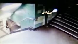 حمله بی شرمانه به دخترجوان محجبه در مترو آلمانروزپلاس