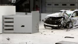 2017 Genesis G90 small overlap IIHS crash test