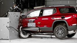 2017 GMC Acadia small overlap IIHS crash test