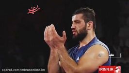 بازوبند پهلوانی ایران بر بازوی جابر صادق زاده