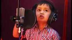 خواننده کودک خوش صدا احساس فوق العاده زیبا