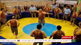 دوربین خبرساز همراه خبرنگاران ورزشی در گود زورخانه