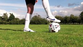 آموزش فوتبال  جلو عقب بردن توپ دو پا