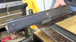 Table saw fence with incremental positioning