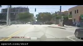تصادف موتور سیکلت خودرو پس عبور چراغ قرمز