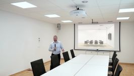 Miking video conferences with Revoluto Array microphone when mounted to the ceiling