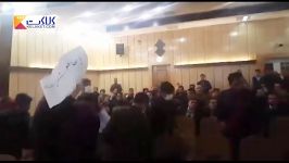 اعتراض دانشجویان ملایر به وضع نابسامان خوزستان در مراسم سخنرانی ابتکار
