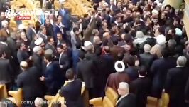 لحظه خروج رهبرانقلاب سالن کنفرانس انتفاضه فلسطین