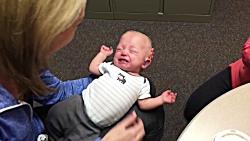 واکنش یک نوزاد پس شنیدن صدای مادرش برای نخستین بار