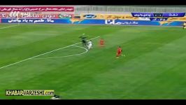 اخراج زود هنگام دروازه بان نفت در بازی مقابل پرسپولیس