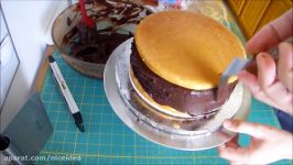 How to ganache a cake using the upside down method