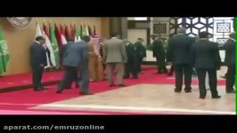 زمین خوردن رئیس جمهور لبنان در نشست سران عرب