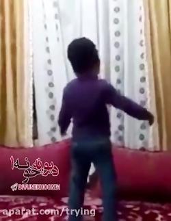 اینم رقص امیرعباس. همون پسر شمالی معروف. نقی ترین بچه ایران