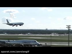 فرود عجیب یک هواپیما در فرودگاه فرانکفورت آلمان