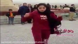 شعر خوانی در كنار مقبره كوروش، كلا ملت جو زده ای هستیم