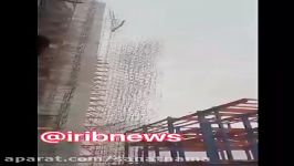 ریزش داربست ساختمان در تهران بر اثر وزش تندباد در تهرا