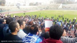شعارهای تماشاگران استقلال هنگام تشیع پیکر منصور پورحیدری جلوی جایگاه ورزشگاه شیرودی