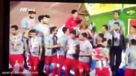 لحظه ورود پدر مرحوم هادی نوروزی به جایگاه گزارشگران