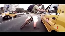 دعوای دوچرخه سوار راننده تاکسی
