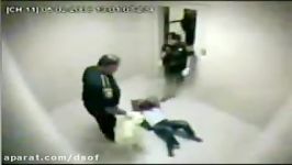 برهنه کردن زن سیاهپوست آمریکایی توسط افسران مرددر زندان
