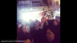 جشن پیروزی روحانی شیرینی پخش کردن مداح مشهور هلالی در بین مردم تا مسخره کردن تتلو
