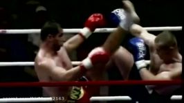 رزمی. مبارزات دیدنی حرکات سنگین پا andy hug