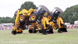 نمایش تراکتور های JCB