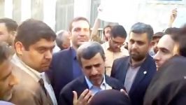 ابراز محبت مردم به دكتر احمدی نژاد در میدان ٧٢ نارمك