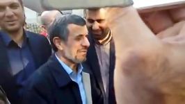 ابراز محبت مردم به دكتر احمدی نژاد در میدان ٧٢ نارمك