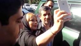 ابراز محبت مردم به دكتر احمدی نژاد در بهشت زهرا س