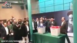 لحظه رای دادن سیدحسن خمینی در حسینیه جماران
