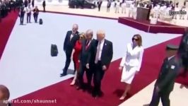 Melania Trump REFUSED To Hold Trumps Hand by swatting it away 5222017