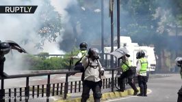 RAW Violent clashes between anti Maduro protesters and police in Venezuela