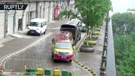 Rooftop Road Highway built on top of five story building in China