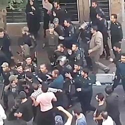 تجمع درگیری در مقابل شعب موسسه اعتباری ثامن در ایران