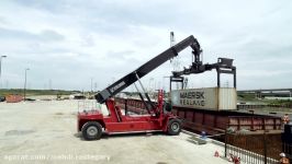 Kalmar Super Gloria reachstacker handling barges MR0055