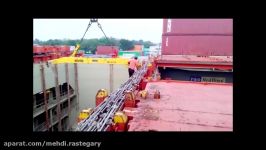 VERY DANGEROUS Hatchman is risking his life for... money Crazy Ship Crane operations