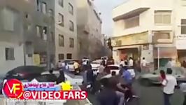 یک راننده فراری خودروی اوپتیما در منطقه ۱۷ تهران دیوانه وار به چندین خودرو زد فرار کرد