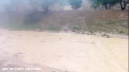 جاری شدن آب سیلاب در رودخانه ورپشت