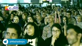 زانو زدن ایرج نوذری جلوی فرزند شهید مدافع حرم