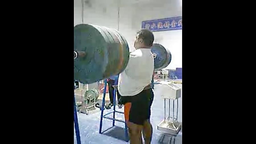 حسین رضازاده اسکات ازجلو 280kg